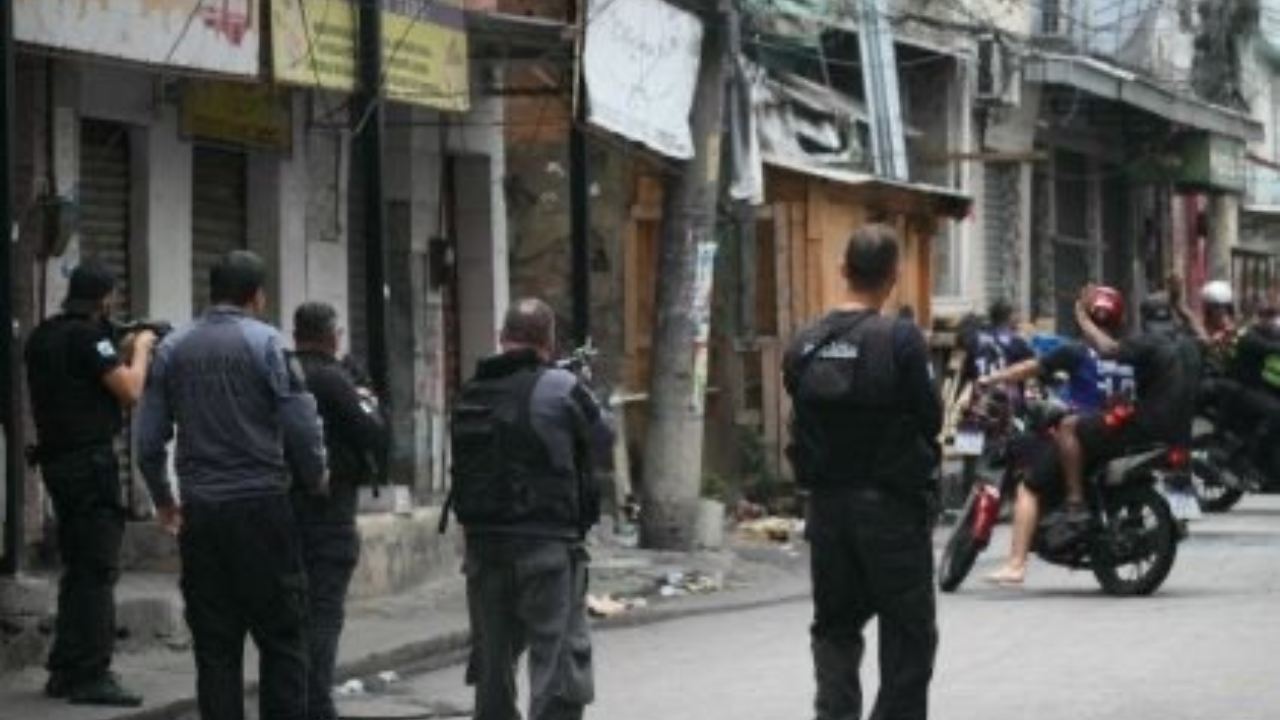 Confronto histórico no Rio: 64 mortos e 81 presos em operação contra o Comando Vermelho